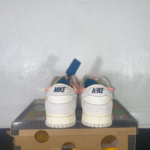 Nike Dunk Off-White Lot 19 of 50 main image 4